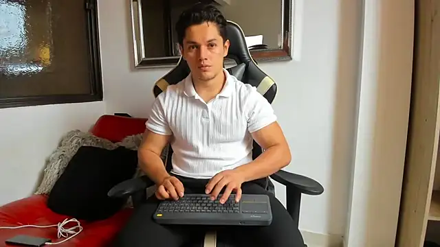 julian wallace online show from 04/13/26, 04:44