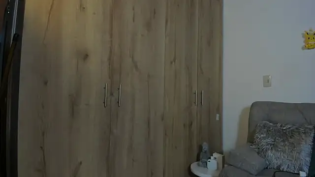 Snapshot of julian_wallace chatting on 09/20/25, 04:56 julian wallace online show from 09/20/25, 04:56