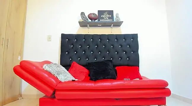 Snapshot of julian_wallace chatting on 03/21/25, 09:12 julian wallace online show from 03/21/25, 09:12