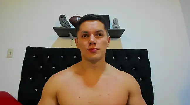 Snapshot of julian_wallace chatting on 03/18/25, 04:07 julian wallace online show from 03/18/25, 04:07