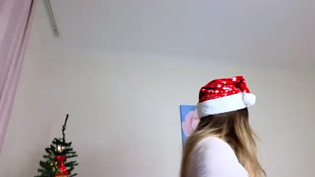 Snapshot of sophia_euphoriaa chatting on 12/28/24, 03:37 sophia euphoriaa online show from 12/28/24, 03:37