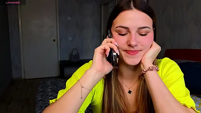 Snapshot of sophia_euphoriaa chatting on 04/23/26, 08:21 sophia euphoriaa online show from 04/23/26, 08:21