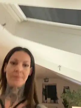 BrownieyQueen online show from 10/05/25, 05:09