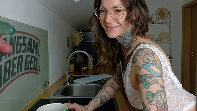 BrownieyQueen online show from 04/02/26, 04:52