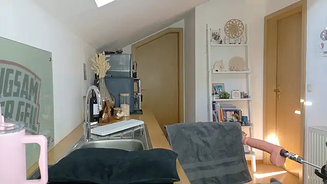 BrownieyQueen online show from 06/26/26, 07:14