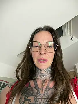 BrownieyQueen online show from 02/05/26, 05:42