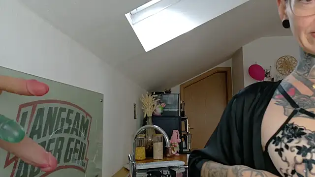 BrownieyQueen online show from 05/06/26, 05:55