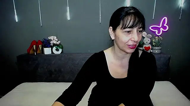 Snapshot of LiluGrants chatting on 04/13/26, 06:12 LiluGrants online show from 04/13/26, 06:12