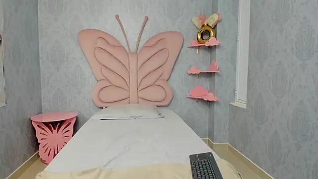 MaddyCute4u online show from 02/24/25, 12:16