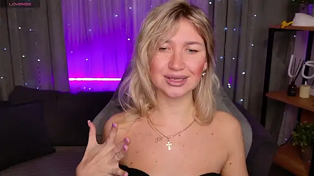 MilaBott online show from 11/23/25, 08:19