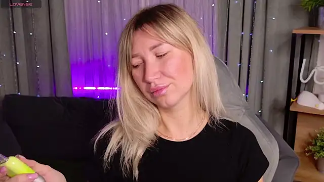 MilaBott online show from 09/18/25, 08:23