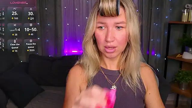 Snapshot of MilaBott chatting on 06/19/26, 08:36 MilaBott online show from 06/19/26, 08:36