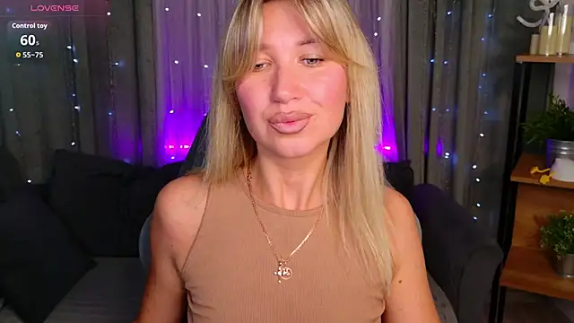 Snapshot of MilaBott chatting on 06/11/26, 07:44 MilaBott online show from 06/11/26, 07:44