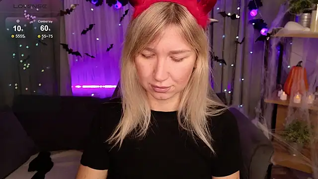 MilaBott online show from 10/28/25, 08:08