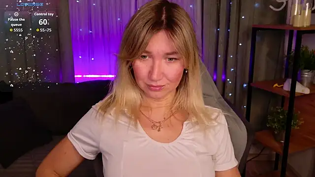 Snapshot of MilaBott chatting on 02/25/26, 07:25 MilaBott online show from 02/25/26, 07:25