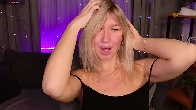 MilaBott online show from 11/29/25, 09:15