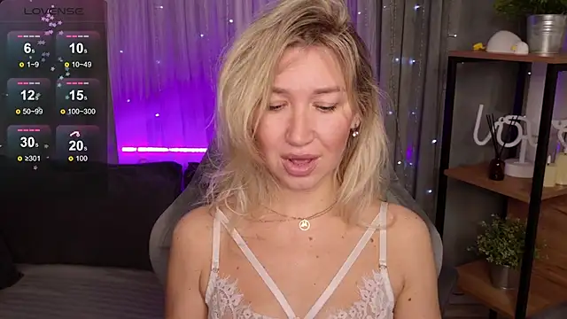 MilaBott online show from 11/07/25, 08:24