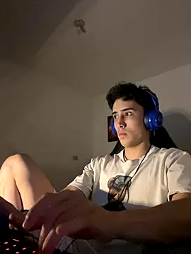 gojo satoru 18 online show from 11/25/25, 04:02