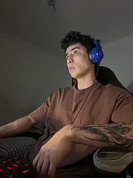 gojo satoru 18 online show from 12/17/25, 01:54