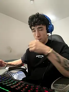 gojo satoru 18 online show from 01/07/26, 05:18