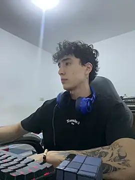 gojo satoru 18 online show from 01/14/26, 06:06