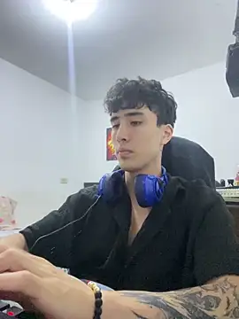 gojo satoru 18 online show from 02/04/26, 10:16