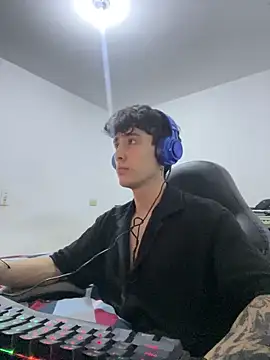 gojo satoru 18 online show from 02/12/26, 04:45