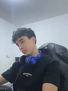 gojo satoru 18 online show from 02/03/26, 02:53