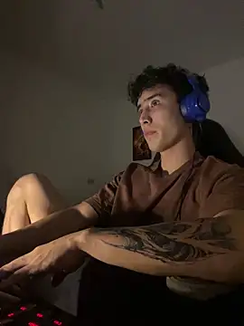 gojo satoru 18 online show from 12/16/25, 06:28