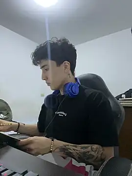 gojo satoru 18 online show from 02/09/26, 02:42