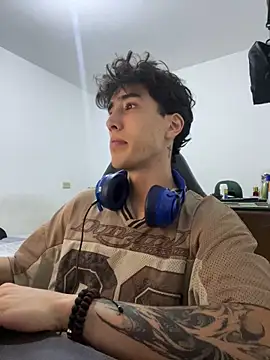 gojo satoru 18 online show from 04/03/26, 12:17