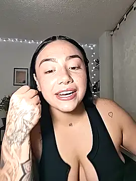 Snapshot of helena_smith chatting on 03/19/25, 05:08 helena smith online show from 03/19/25, 05:08