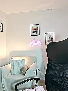 helena smith online show from 11/07/25, 02:38