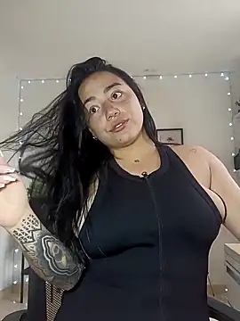 Snapshot of helena_smith chatting on 03/11/25, 04:51 helena smith online show from 03/11/25, 04:51