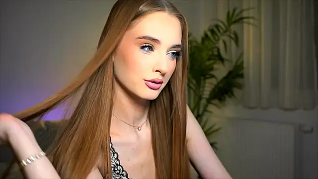 petitegonwiild online show from 04/13/26, 04:22