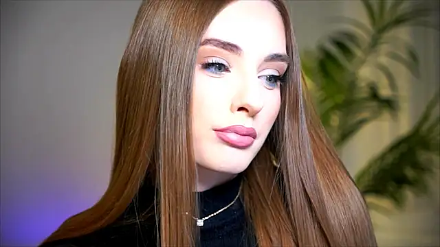 petitegonwiild online show from 12/01/25, 10:43