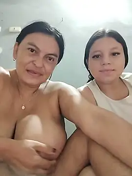 Snapshot of Horny-Mommy-Dirty chatting on 10/09/25, 10:38 Horny-Mommy-Dirty online show from 10/09/25, 10:38