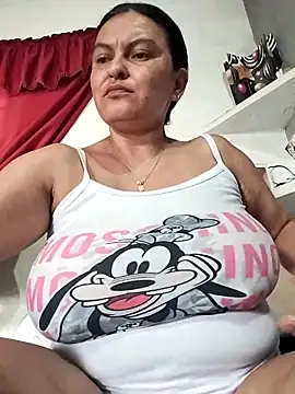 Snapshot of Horny-Mommy-Dirty chatting on 10/17/25, 12:29 Horny-Mommy-Dirty online show from 10/17/25, 12:29