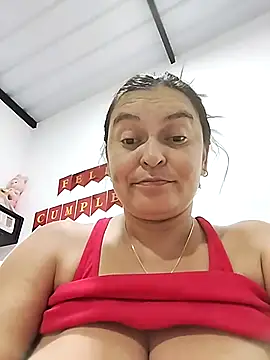 Snapshot of Horny-Mommy-Dirty chatting on 10/11/25, 02:45 Horny-Mommy-Dirty online show from 10/11/25, 02:45
