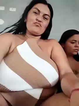 Snapshot of Horny-Mommy-Dirty chatting on 09/24/25, 08:59 Horny-Mommy-Dirty online show from 09/24/25, 08:59