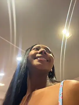 Snapshot of GabrielaLugo chatting on 06/21/26, 11:49 GabrielaLugo online show from 06/21/26, 11:49