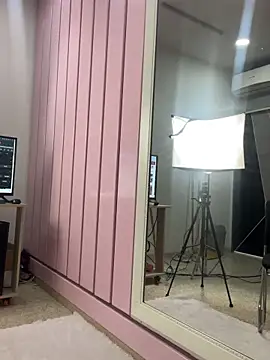 GabrielaLugo online show from 12/17/25, 11:37