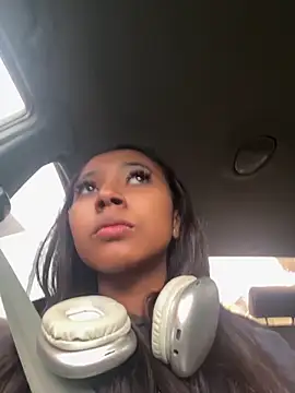 GabrielaLugo online show from 12/14/25, 12:00