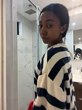 Snapshot of GabrielaLugo chatting on 06/19/26, 11:38 GabrielaLugo online show from 06/19/26, 11:38