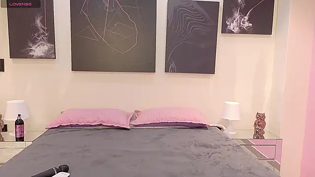 Snapshot of GabrielaLugo chatting on 07/06/26, 03:03 GabrielaLugo online show from 07/06/26, 03:03