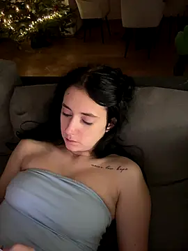 Lena Lang online show from 12/04/25, 03:33