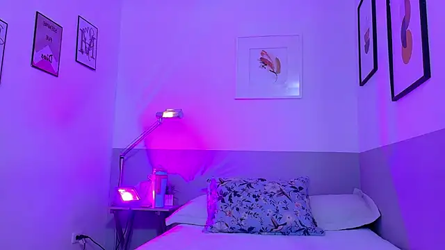 Beautifulskinny18 online show from 07/14/26, 06:58
