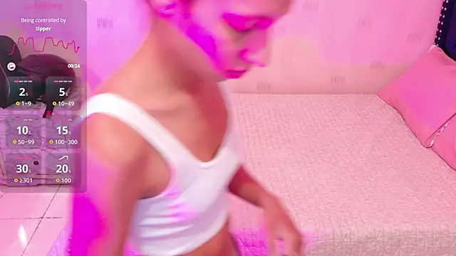 Snapshot of Beautifulskinny18 chatting on 10/26/25, 01:11 Beautifulskinny18 online show from 10/26/25, 01:11