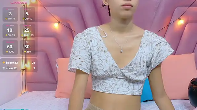 Snapshot of Beautifulskinny18 chatting on 11/04/25, 07:50 Beautifulskinny18 online show from 11/04/25, 07:50