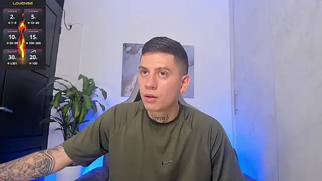 Yeiko Romero  online show from 10/11/25, 04:13